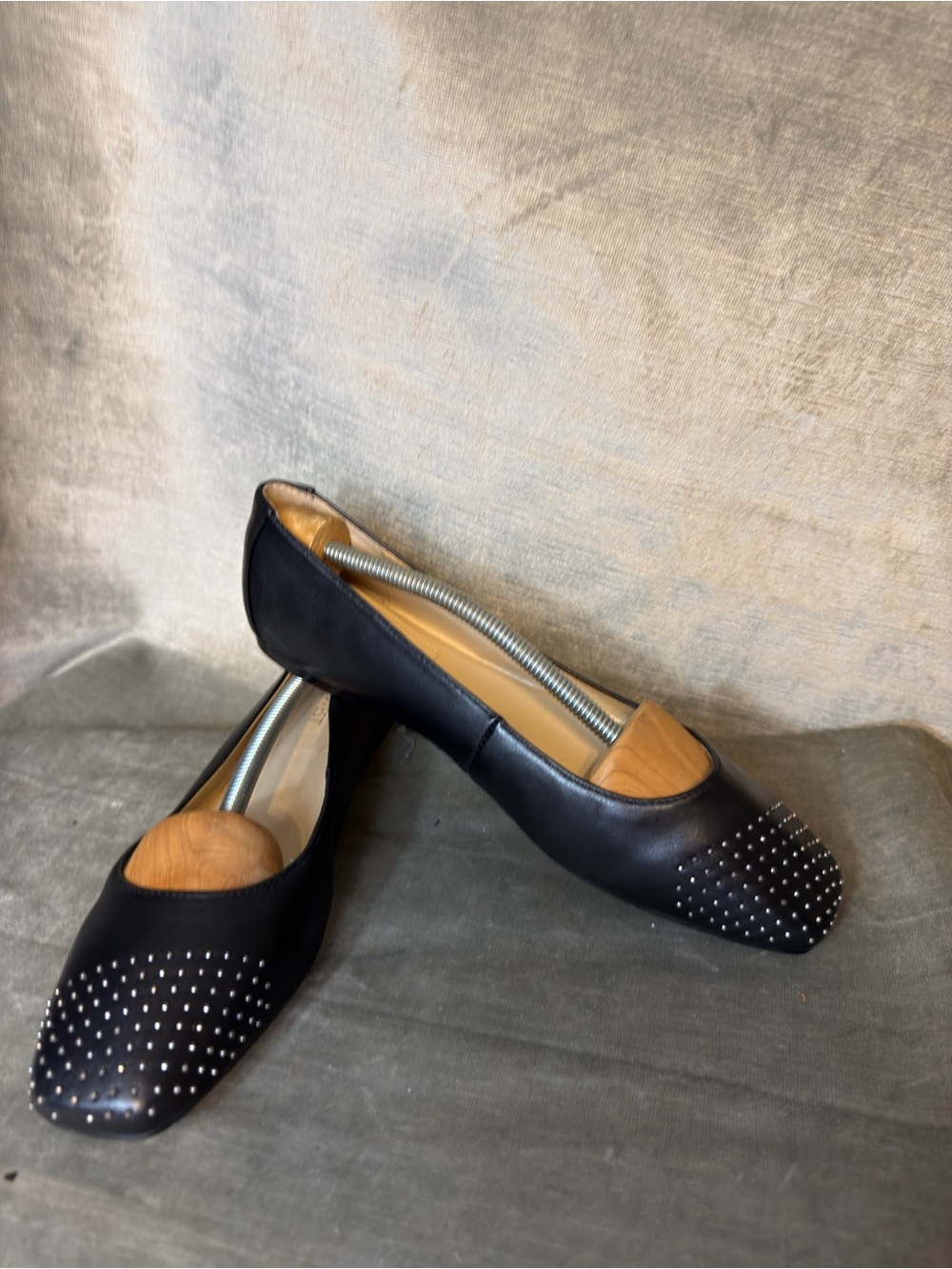 Nine West Women's Black Leather Studded Ballet Flats. Size 8.5 NWOB